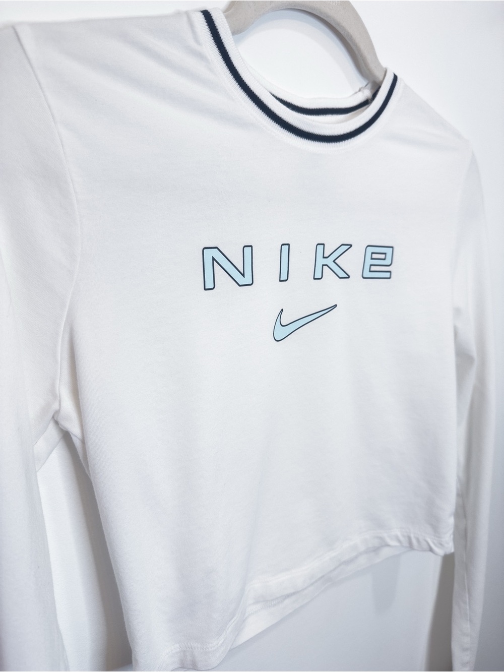 Nike Sportswear Retro Spellout Cropped Long Sleeve Top Slim Fit Women’s M White